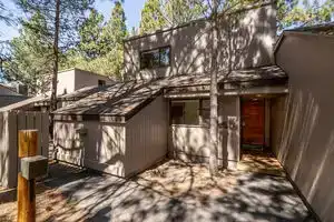 Spacious Deck and Access to Recreation Passes - Charming Family Retreat, Санривер