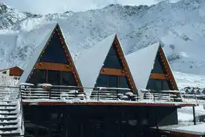 Pyramid Kazbegi Apartments, Казбеги