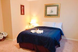 Beautiful apartment in Historic downtown location close to everything !, Гринсборо