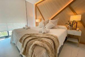 Luxury penthouse on the beach with pool - holaVivienda, Дения