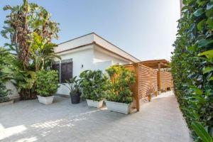 Villa Cinzia-150 mt from the Beach, Монделло