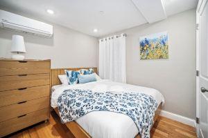 Lux 2nd floor 3brm/1bath, Бостон