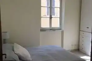 Sunny, updated apartment with balcony in Finalborgo and near gorgeous beaches, Финале-Лигуре