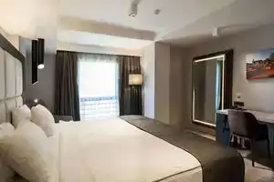 Smart Hotel, Измир
