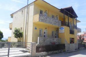 Bellos Apartments, Неа-Скиони