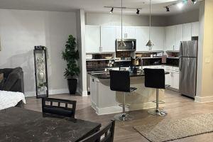 Chic Midtown Getaway Steps from Everything ATL, Атланта