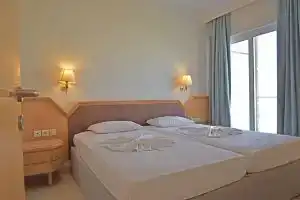 Bristol Sea View Apartments, Кос