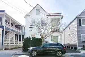 Bohemian Charm and Modern Comfort - Stunning Charleston Hideaway, Чарлстон