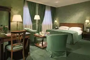 Отель «Ramada by Wyndham Naples», Неаполь