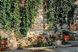 Nice Home in Portaria with Hot Tub, WiFi & 5 Bedrooms, Портария