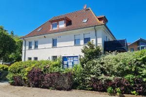 gemütliche FeWo mit eigener Terrasse - nur 3 Gehminuten zum Strand, Рерик