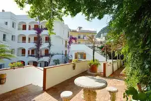 Villa Romana Hotel & Spa, Минори