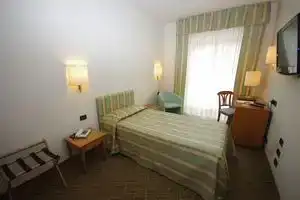 Savant Hotel, Ламеция-Терме
