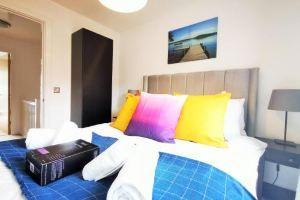 Lovely Holiday Home in Birmingham City Center 3 Bedrooms House by HF Group, Бирмингем