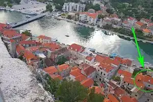 Apartments Mira, Омис