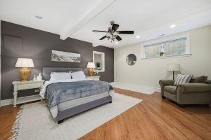 Cozy Home in the Heart of Chicago W/Private Backyard & Games Room-Free Parking., Чикаго