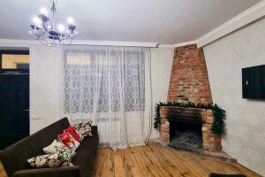 Entire 3 Bedroom Cottage for up to 8 people at Skii Resort and in Nature., Бакуриани