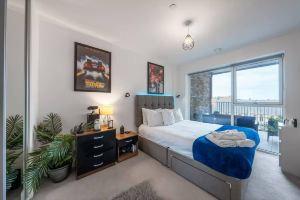 Modern 1-bed Apt in Harrow Near Heathrow Airport & Wembley, Лондон