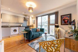 Stylish 1 Bedroom Apartment - Central Birmingham Cube and Mailbox, Бирмингем