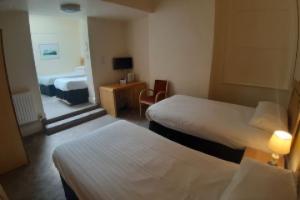 Hanover Hotel & McCartney's Bar, Ливерпуль