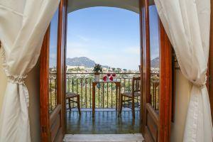 Ravello View, Скала