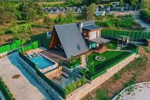 Boz Bungalov, Сапанджа