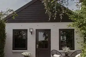 Stijlvolle Tiny House met Parkeerplek in Hoorn, Хоорн