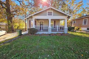 Newly Renovated Charming 3-bedroom house with AC, WiFi in the heart of Atlanta, Атланта