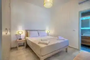 Erato City House, Фира