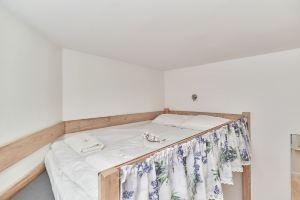 Lavender Apartment Wroclaw by Renters, Вроцлав