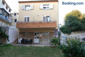Apartments & Rooms Andrea 2, Задар