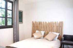 Charming apartment in historic building, Арль