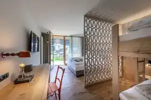 Hotel «Platz», Ортизеи