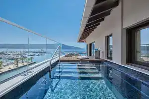 Отель «Regent Porto Montenegro», Тиват