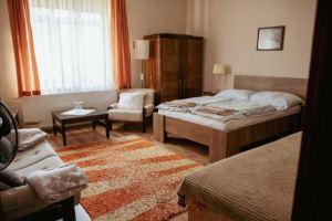 Dobay Apartman Gyula, Дьюла