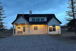 Grandpa's Farmhouse @ Stoney Farms -NO CHOREs, Пангитч