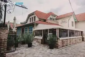 Ötösfogat Panzió, Шиофок