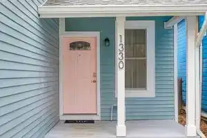 Cozy sleeps 7, Fenced backyard, 5 min to Lucas oil stadium and downtown, Индианаполис