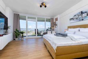 Primero Top-Apartment I 35qm Balcony Great View 22fl. I Center Kongress, Аугсбург