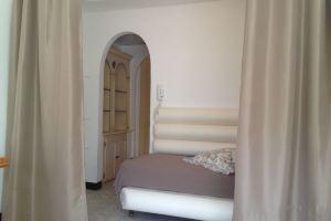 Bougainvillea full center in villa T2 58m2 terrace / garden + private garage, Каси