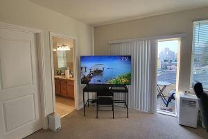 Modern Studio House near Lake Merritt View, Окленд