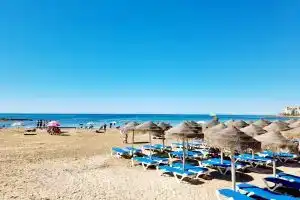 Elegant Townhouse with Shared Pool in Torrevieja, Торревьеха
