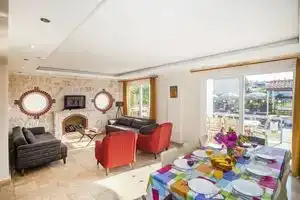 500m to beach, pool table, table tennis very private villa., Фетхие