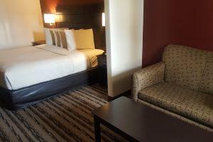 Red Roof Inn & Suites Houston - Humble/ IAH Airport, Хамбл