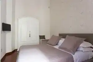 Casa Esposito - maison de charme in the heart of Vomero, Неаполь