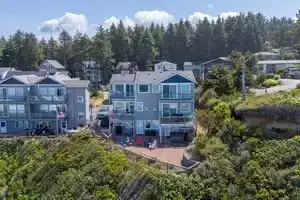 30 Day Stay-Pet Friendly-Oceanfront-Fast WiFi-3bd/2ba-Full Kitchen-Washer/Dryer, Линкольн-Сити