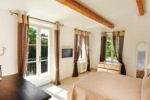 Saint Tropez Villa, in a Private and Closed Domain, Сен-Тропе