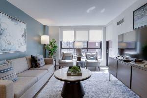 Elegant Amenities and Noise-Reducing Design - Stylish Retreat, Вашингтон