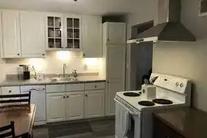Skots Villa Upper East. Centrally Located Near Sanford Medical Center & Midco., Су-Фолс