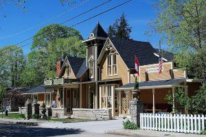 Tower House Inn, Юрика-Спрингс